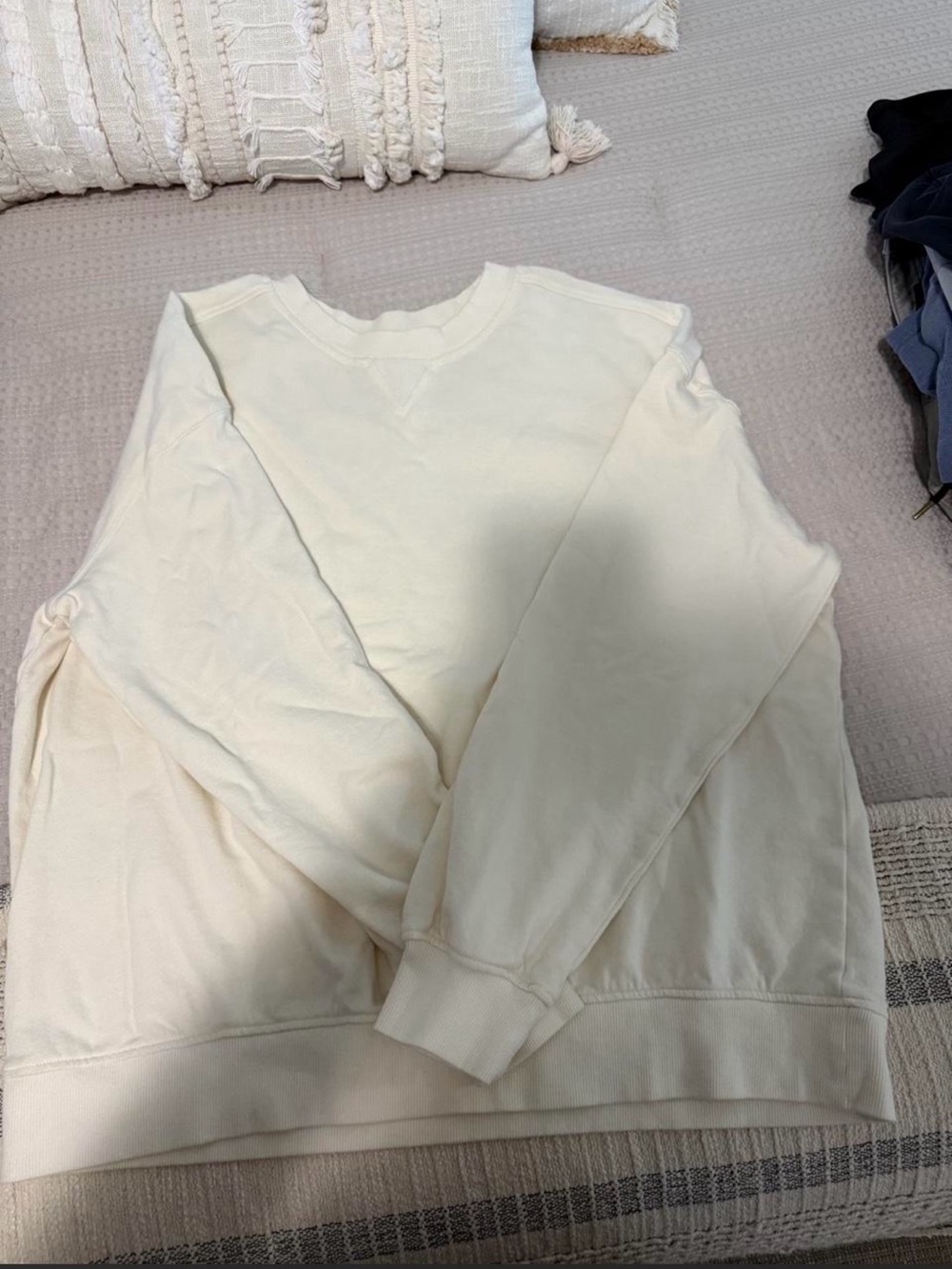 Goodfellow & Co Cream Crewneck Sweatshirt